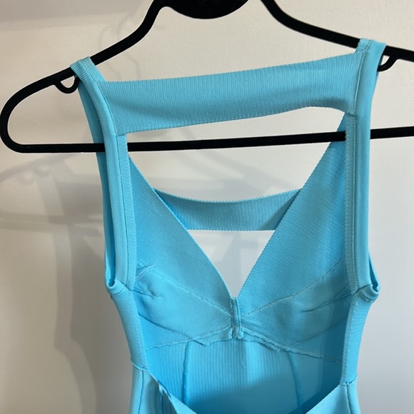 Blue backless long dress perfect for any outing! - Picture 3 of 6